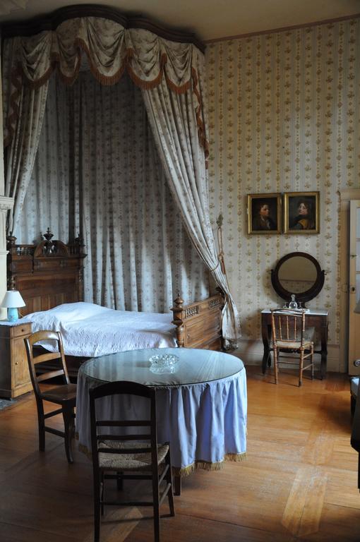 Bed and Breakfast Chateau De Lanquais Exterior foto