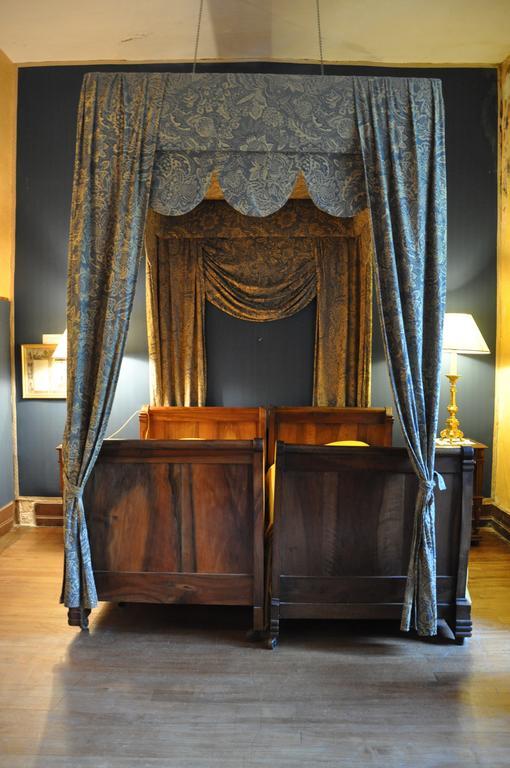 Bed and Breakfast Chateau De Lanquais Exterior foto