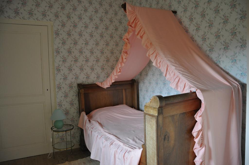 Bed and Breakfast Chateau De Lanquais Exterior foto